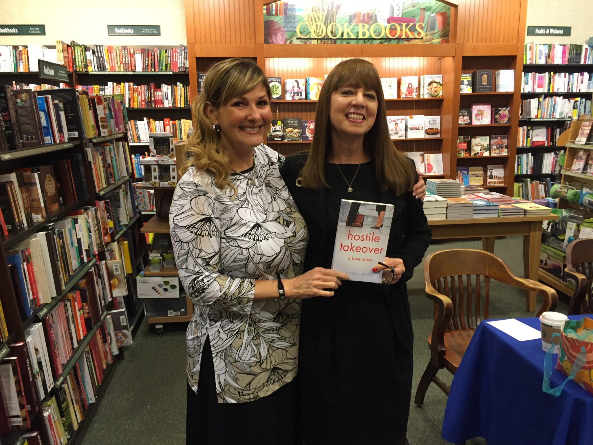 sandy-and-phyllis-at-book-event